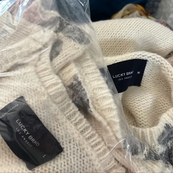 🛑 1 hour sale. 🎉Lucky Brand, floral sweater, color: marshmallow - Picture 8 of 10